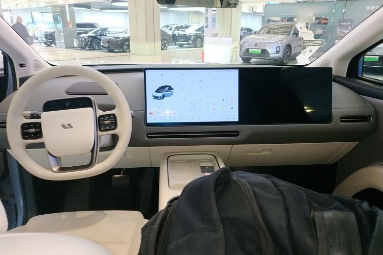 Used Li Auto i8 2025 Model Standard Version Center Console