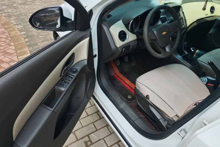 Used Chevrolet Cruze 2015 1.5L Classic SE MT
