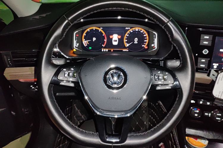 Used Volkswagen Passat 2019 330TSI Luxury Edition China VI Standard