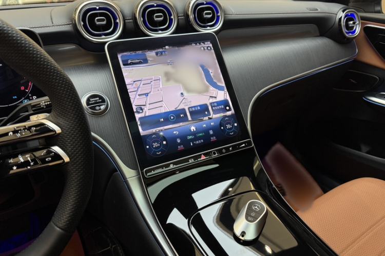 Used Mercedes-Benz GLC 2023 GLC 260 L 4MATIC Luxury 7-Seater Audio And AC Panel