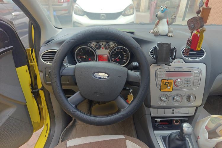 Used Ford Focus 2011 Hatchback 1.8L Manual Comfort Model
