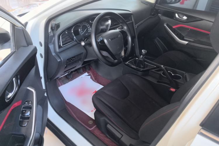 Used Venucia D60 2019 100 000 Glory 1.6L Entry Manual ChenShang Edition China VI
