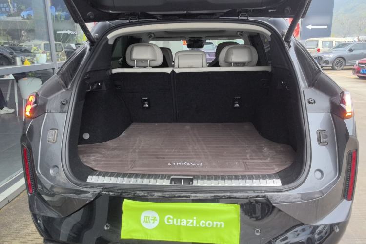 Used Lynk & Co 08 EM-P 2023 120km Long-Range Pro Trunk
