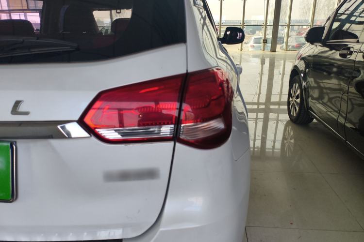 Used Haval H2 2018 Blue-Label 1.5T Dual-Clutch Two-Wheel-Drive Luxury Model
