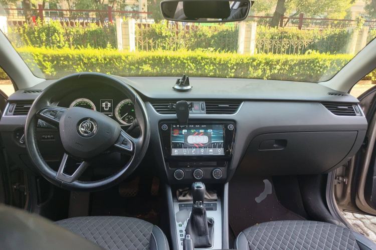 Used Skoda Octavia 2018 1.6L Automatic Luxury Edition