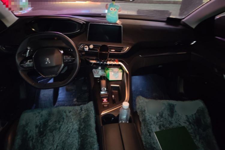 Used Peugeot 5008 2017 380THP 7-Seater Elite Edition Center Console