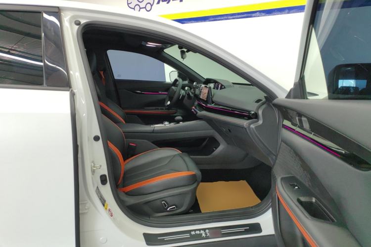 Used Changan UNI-V 2023 1.5T Prestige Model
