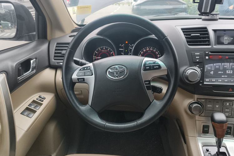 Used Toyota Highlander 2012 2.7L Two-Wheel Drive 7-Seater Luxury Edition