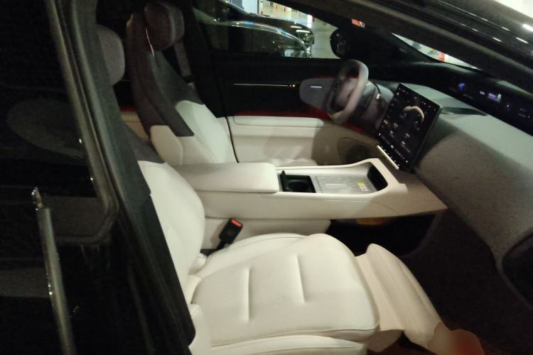 Used Avatr 12 2025 Ultra Extended-Range Edition Right Front Seat