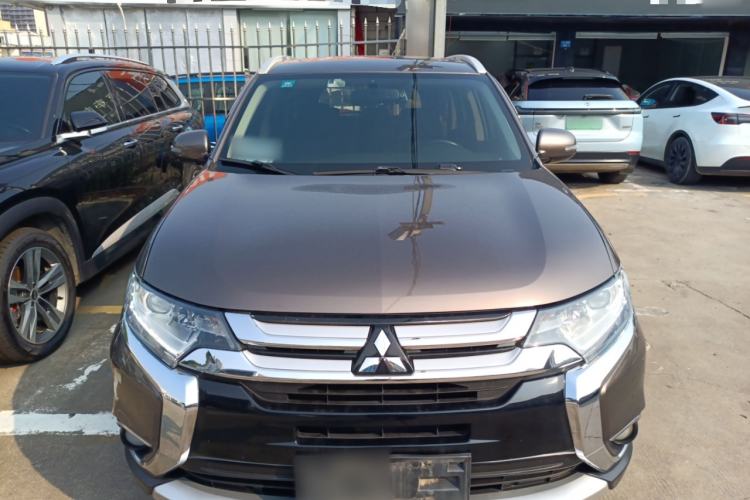Used Mitsubishi Outlander 2018 2.0L Two-Wheel-Drive Jiale Edition 7-Seater