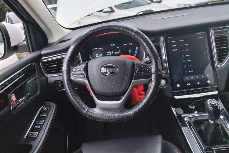 Used SWM G05 2019 2.0L Manual Luxury Edition