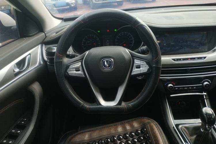 Used CHANGAN Eado 2019 High-Energy Edition 1.6L GDI Manual Pioneer Model China VI Standard Steering Wheel