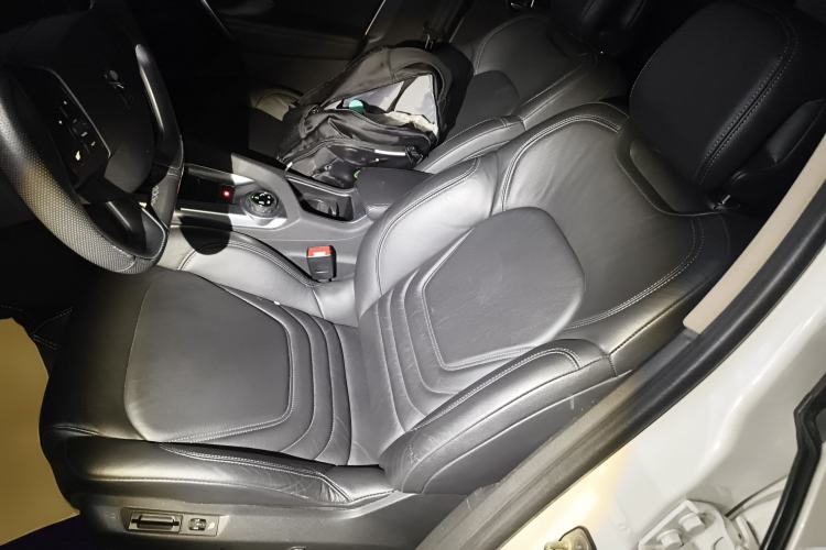 Used DS 6 2014 1.6T Luxury Edition THP160 Left Front Seat