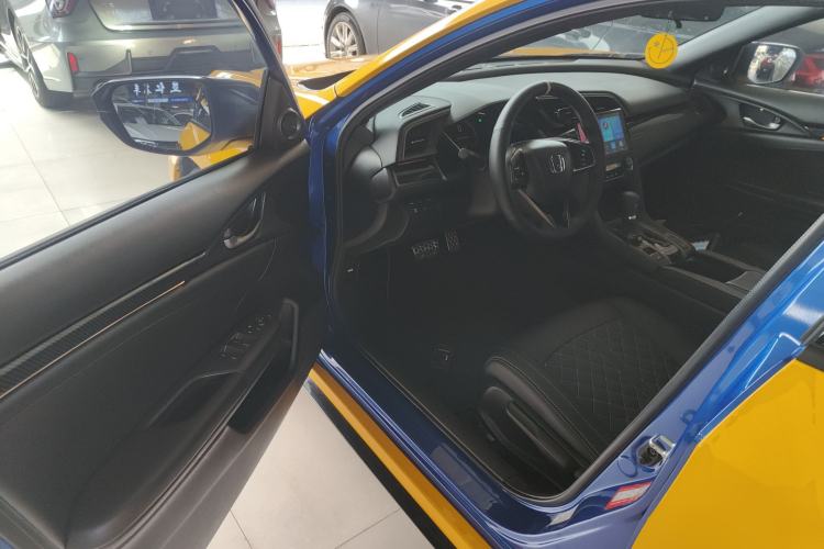 Used Honda Civic 2021 HATCHBACK 220TURBO CVT Trendy Cool Edition
