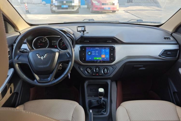 Used Wuling Hongguang 2019 1.5L S Comfort Edition China VI LAR