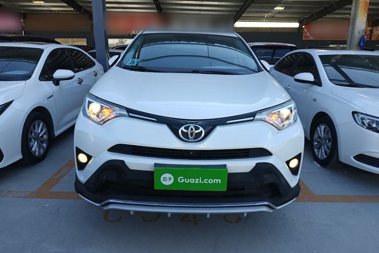 Used Toyota RAV4 2019 2.0L CVT Two-Wheel Drive Comfort Edition China VI Standard
