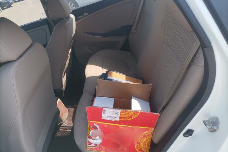 Used Hyundai Verna (older generation) 2014 1.4L Automatic Smart GLS Left Rear Seat