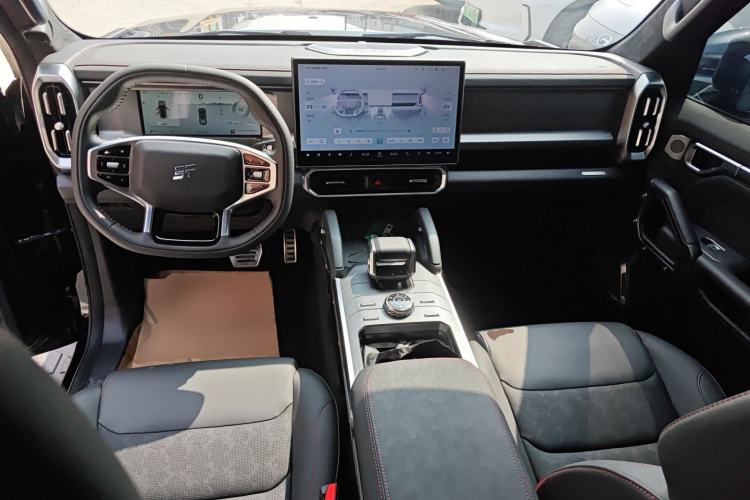 Used JETOUR Traveler 2023 2.0T All-Wheel Drive CrossPRO+ Center Console