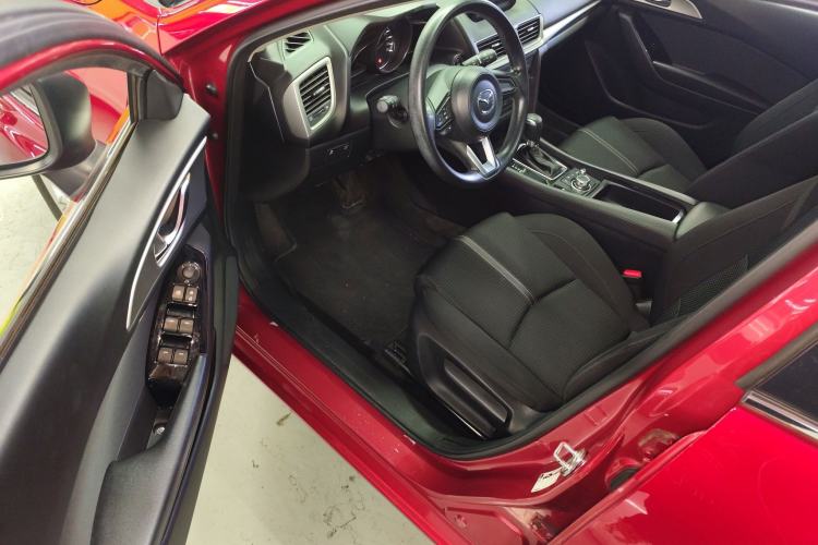 Used Mazda 3 Axela 2017 Hatchback 1.5L Automatic Luxury Model Emission Standard China V