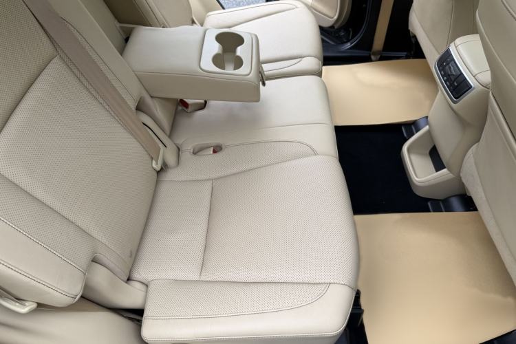 Used Toyota Highlander 2017 2.0T Four-Wheel Drive Luxury Edition 7 Seats Interior 4