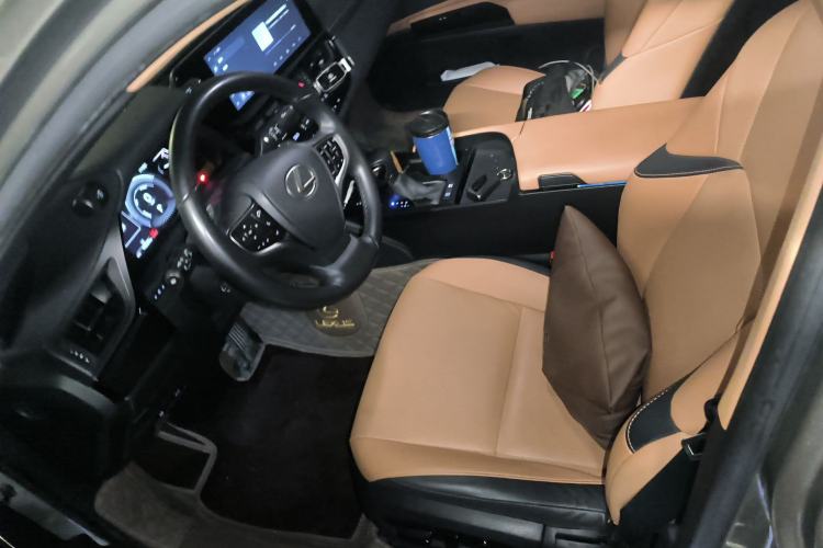 Used Lexus ES 2022 300h Excellence Edition Left Front Seat