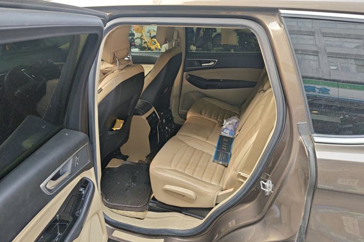 Used Ford Edge 2015 2.0T GTDi Two-Wheel-Drive High-Line Version