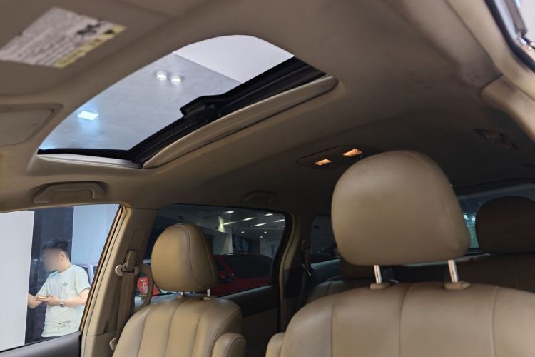 Used BYD M6 2013 2.4L Automatic Luxury Model
