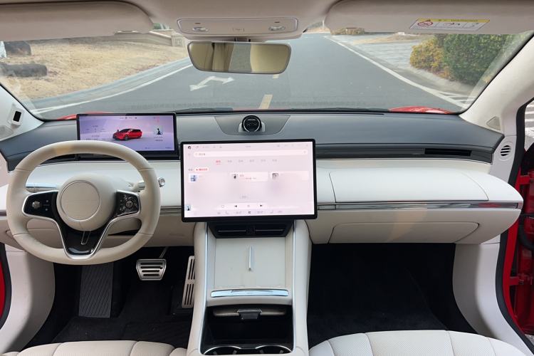 Used Hima Luxeed S7 2025 785 km Ultra