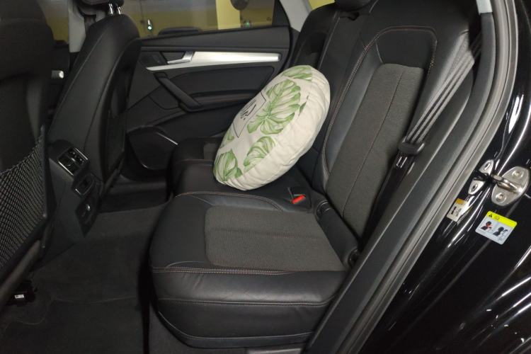 Used Audi Q5L 2018 40 TFSI Prestige Fashion Edition China VI Left Rear Seat