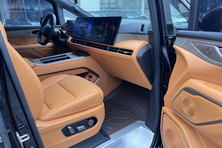 Used Wey Gaoshan 2025 Four-Wheel Drive Alpine 9 Interior 12