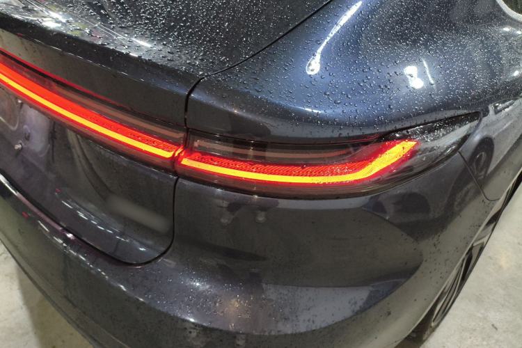 Used Nio ET7 2022 100 kWh Right Rear Taillight