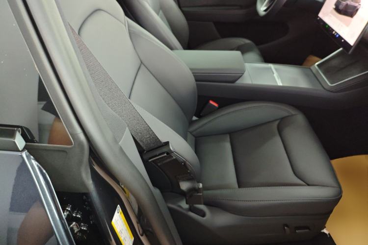 Used Tesla Model Y 2026 Long-Range All-Wheel-Drive Model