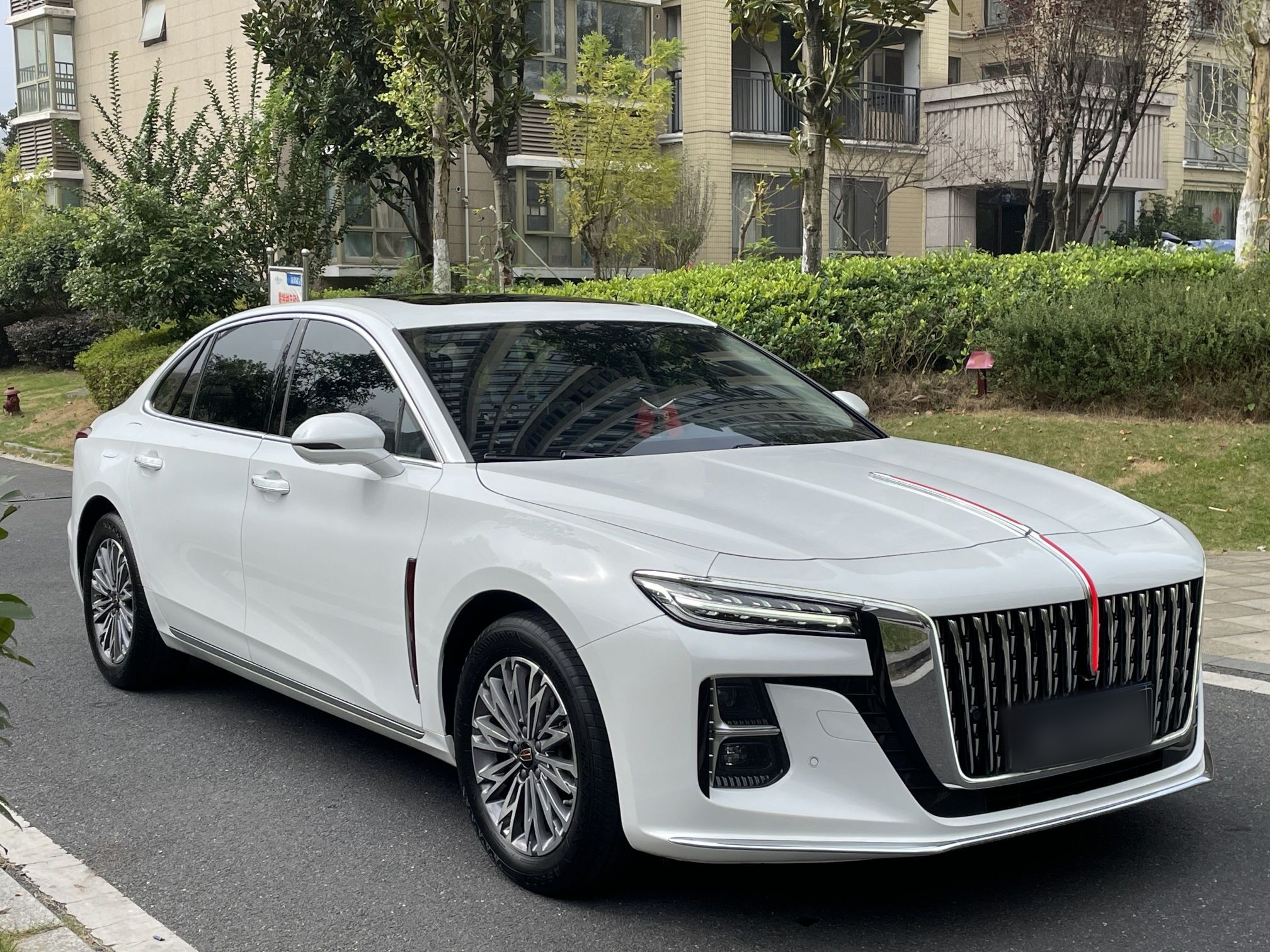 Hongqi H5 2023 2.0T Automatic Smart Connect Flagship Edition - Chinese Trim Xiang — снимка 3
