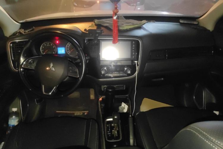 Used Mitsubishi Outlander 2017 2.0L Two-Wheel Drive Glory Edition 5 Seats