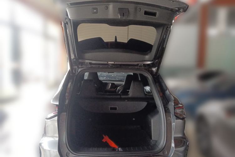 Used CHANGAN OSHAN X5 PLUS 2023 Revised 1.5T DCT Excellence Edition Trunk