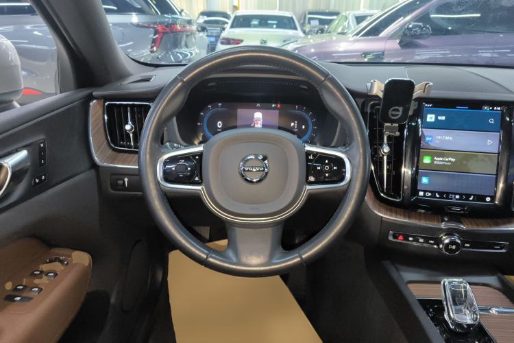 Used Volvo XC60 2022 B5 4x4 Smart Luxury Edition