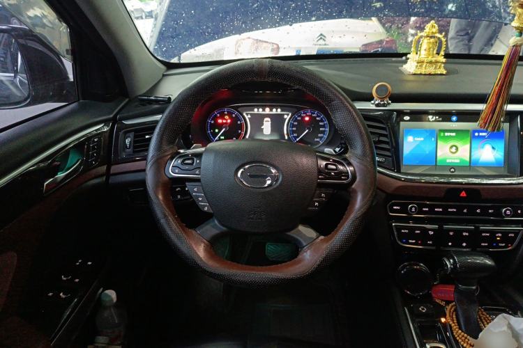 Used GAC Trumpchi GS8 2017 320T Two-Wheel Drive Luxury Smart Connectivity Version (7 Seats) Steering Wheel