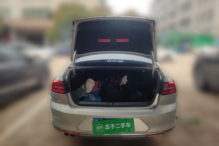 Used Volkswagen Magotan 2017 330TSI DSG Leading Model Trunk