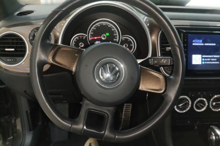 Used Volkswagen Beetle 2015 180TSI model
