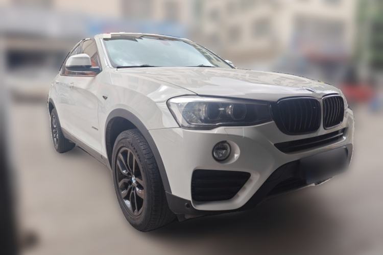 Used BMW X4  Front Right 45 Deg