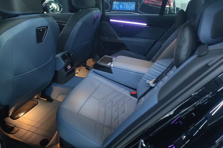 Used BMW i5 2024 eDrive 35L M Sport Package Left Rear Seat