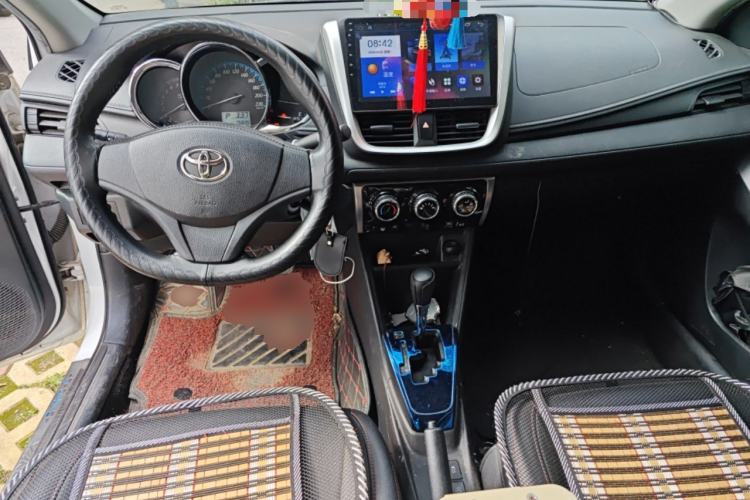 Used Toyota YARiS L Zhi Xiang 2017 1.5E CVT Dynamic Edition Center Console