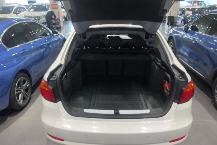 Used BMW 3 Series GT 2013 320i Leading Model Trunk