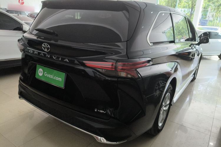 Used Toyota Granvia 2024 2.5L Hybrid Comfort Edition

