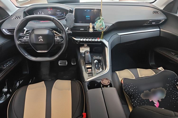 Used Peugeot 5008 2017 380THP 7-Seater Elite Edition Center Console