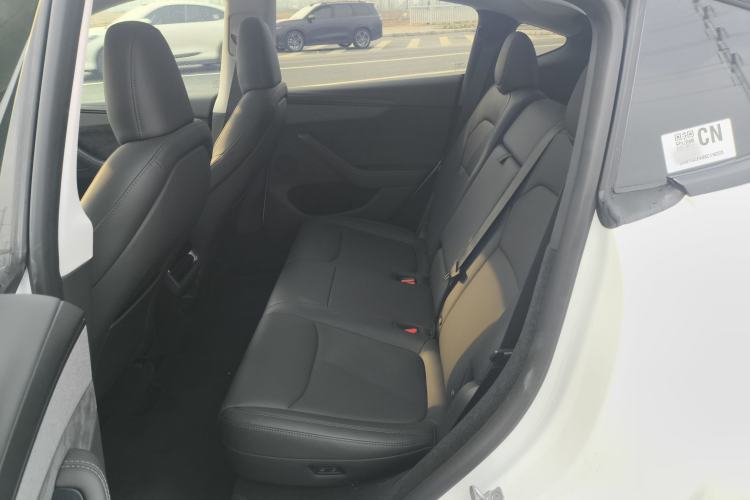 Used Tesla Model Y 2025 Long-Range All-Wheel-Drive Version