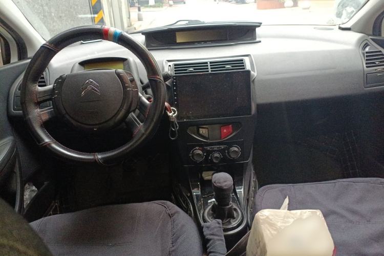 Used Citroen C-Quatre 2016 Classic Sedan 1.6L Manual - Premium Version Center Console