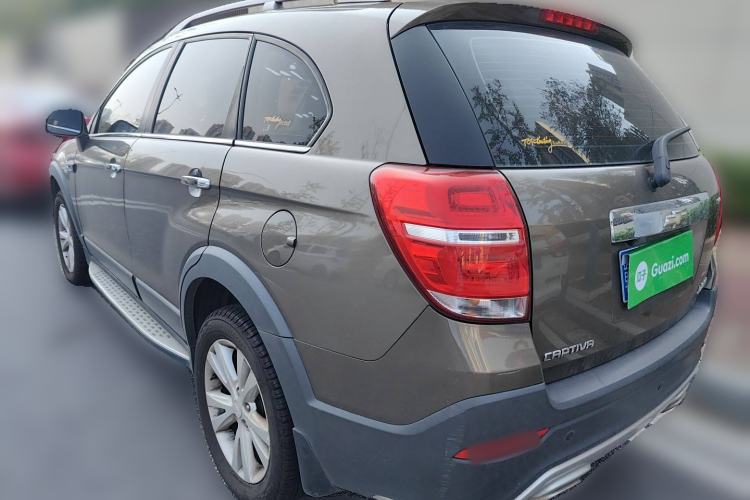 Used Chevrolet Captiva 2015 2.4L 4x4 Flagship Edition 7-Seater
