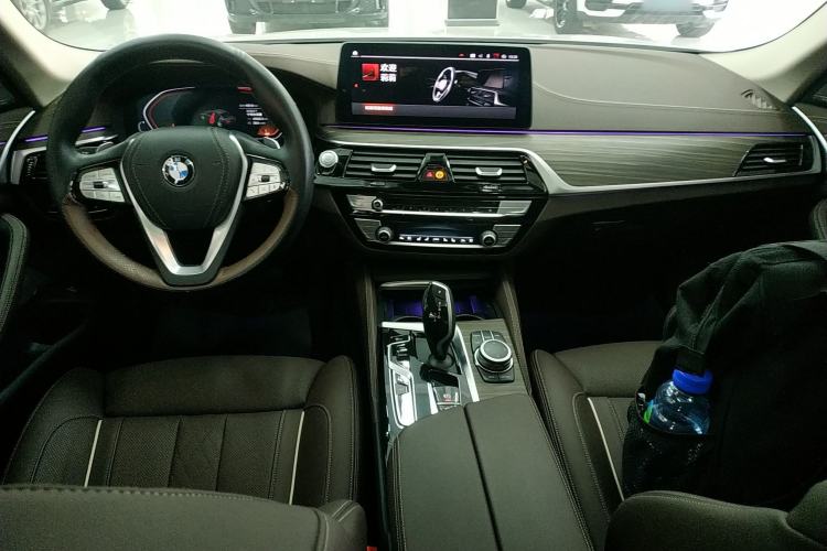 Used BMW 5 Series 2022 Second Facelift 530Li Luxury Edition Premium Package
