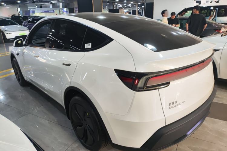 Used Tesla Model Y 2026 Facelifted Long-Range Rear-Drive Model
